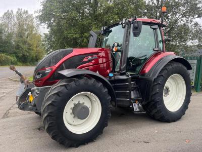 Valtra T214