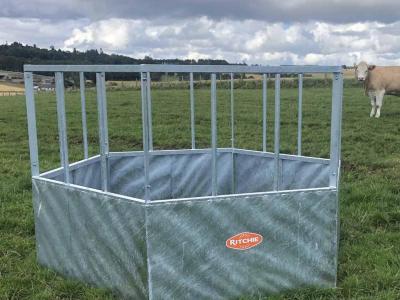 Ritchie Cattle Feed Rings 18 spaces