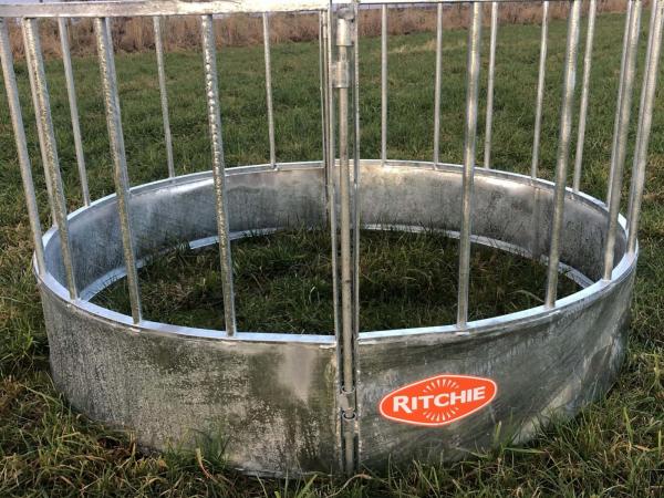 Ritchie Sheep Feed Rings Vertical